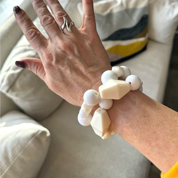 Subversive Large Lucite Beaded Stretch Bracelet - Picture 1 of 14